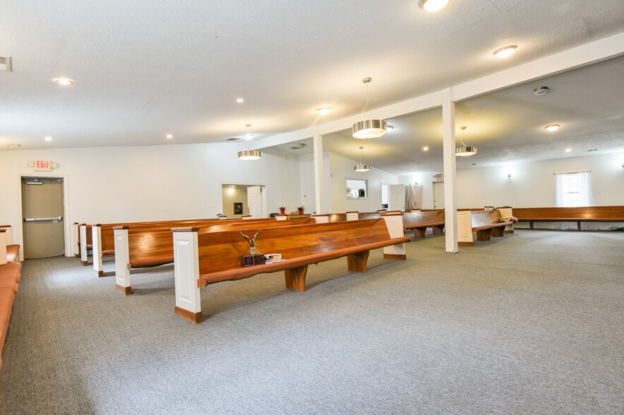 More Photos Of 2766 White Oak Dr, Decatur Religious Facility For Sale