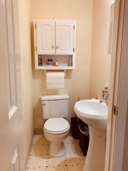 More Photos Of 2301 Main St, Susanville Storefront Retail Office For Sale