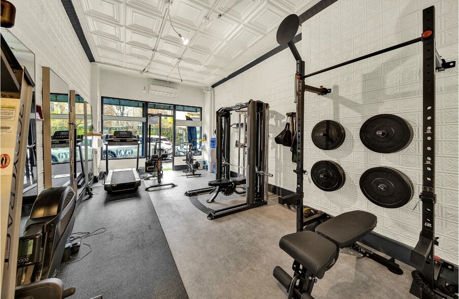 More Photos Of 543 E 6th St, New York Apartments For Lease