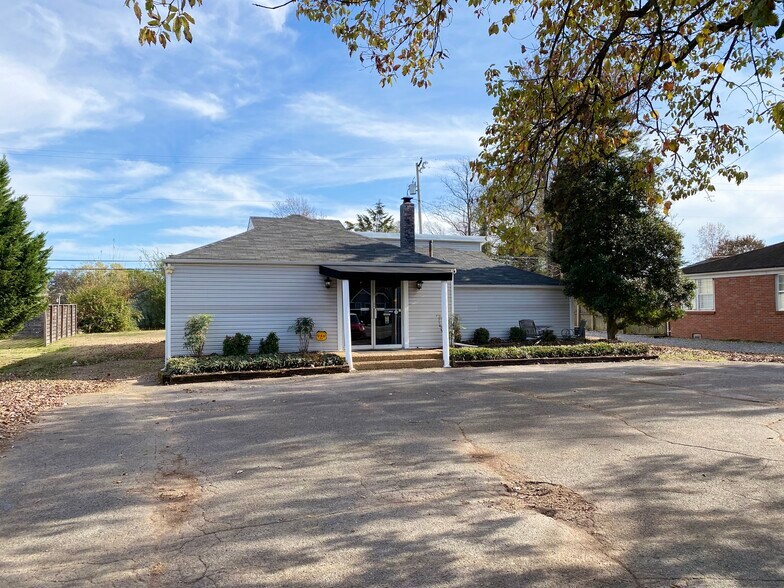 More Photos Of 2804 Bransford Ave, Nashville Freestanding For Lease