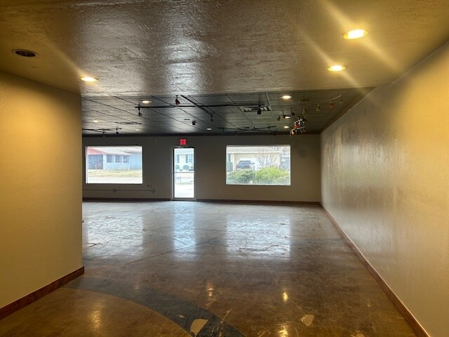 More Photos Of 1411 NW 33rd St, Lawton Flex For Lease