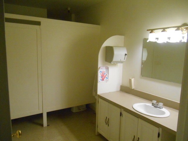 More Photos Of 328 Neville St, Beckley Office For Lease