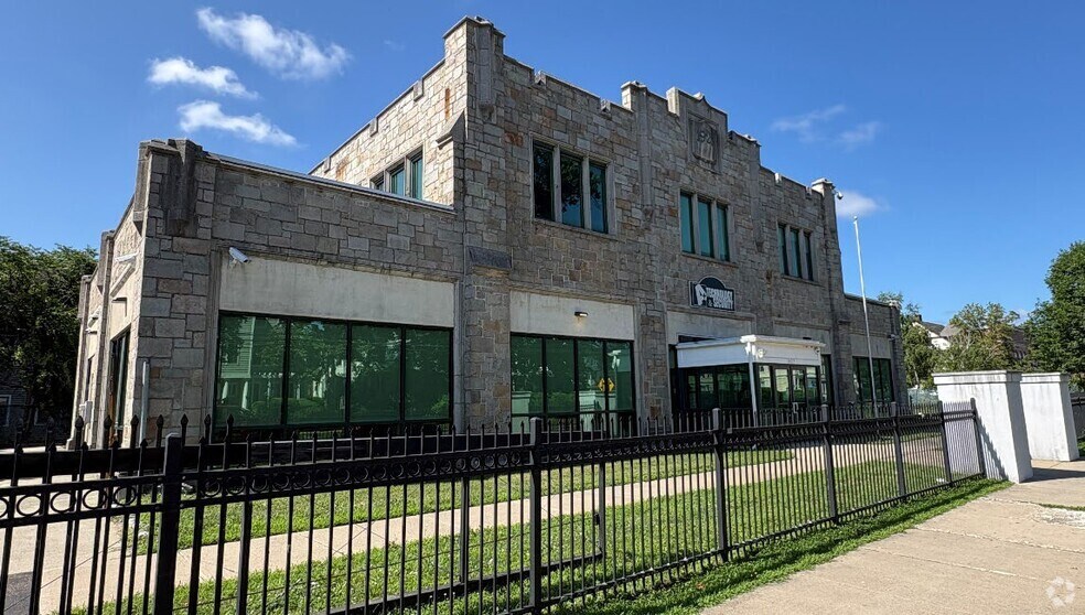 More Photos Of 1027 Fairfield Ave, Bridgeport Office For Sale