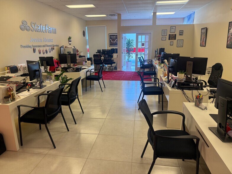 More Photos Of 10101-10181 W Commercial Blvd, Tamarac Storefront Retail Office For Lease