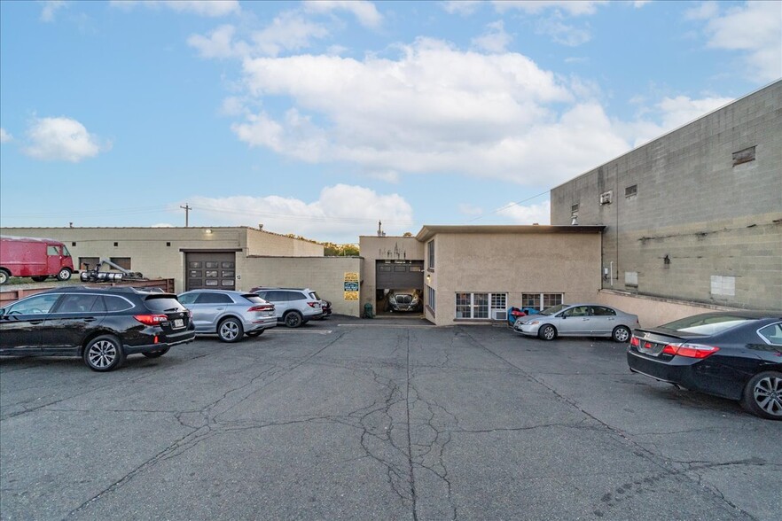 Primary Photo Of 368 Central Ave, Albany Auto Repair For Sale