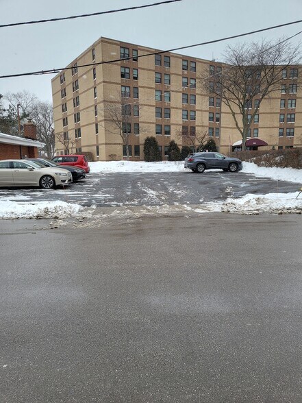 More Photos Of 302 W Campbell St, Arlington Heights Office For Sale