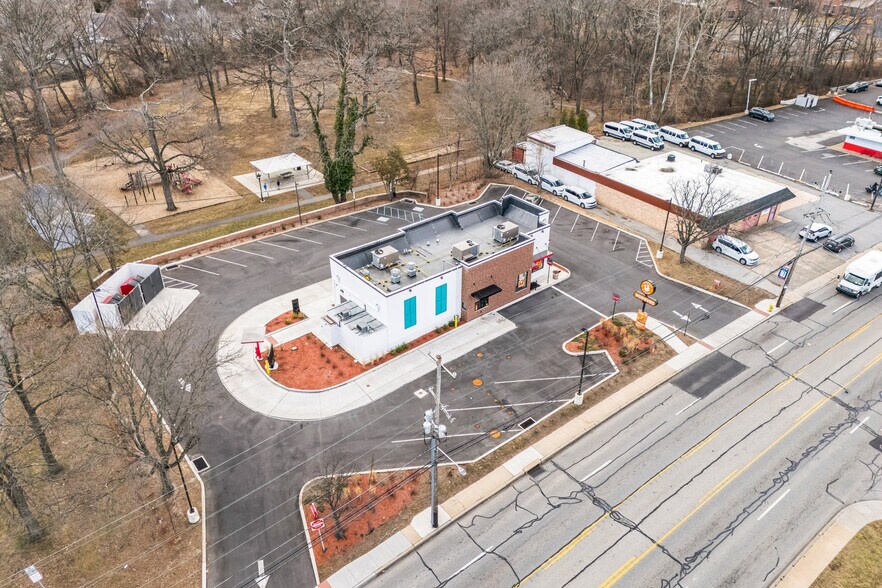 More Photos Of 4236 Edgmont Ave, Brookhaven Restaurant For Sale