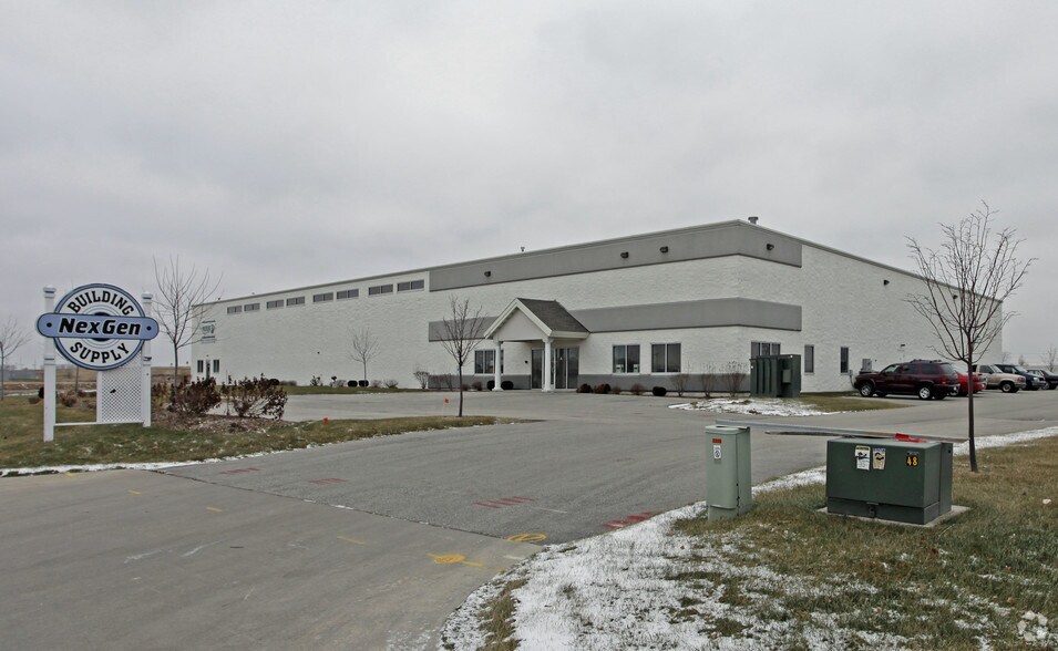 More Photos Of 3210 N Zuehlke Dr, Appleton Warehouse For Lease