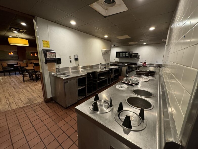 More Photos Of 4111 Timberlake Dr, Pontoon Beach Restaurant For Sale