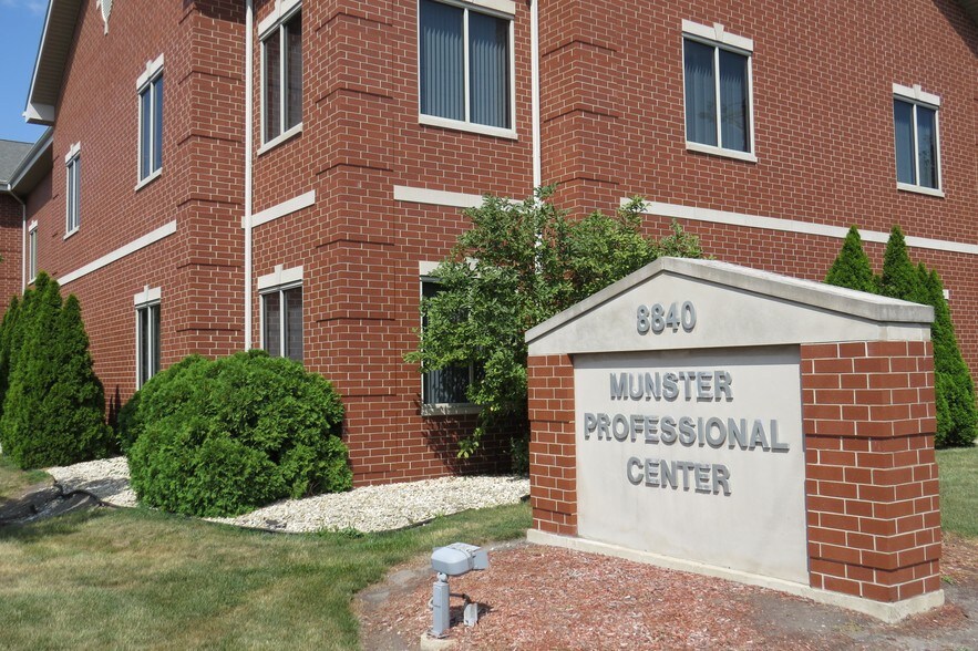 More Photos Of 8840 Calumet Ave, Munster Office For Lease