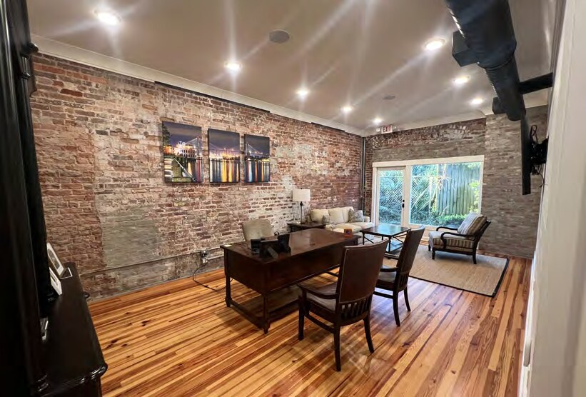 More Photos Of 419 Montgomery St, Savannah Office For Sale