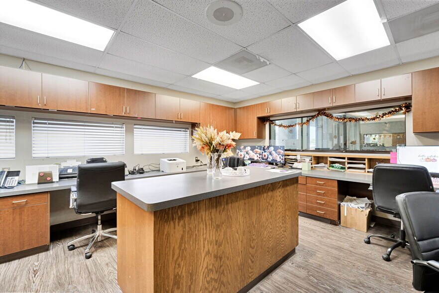 More Photos Of 1260 E Almond Ave, Madera Medical For Sale