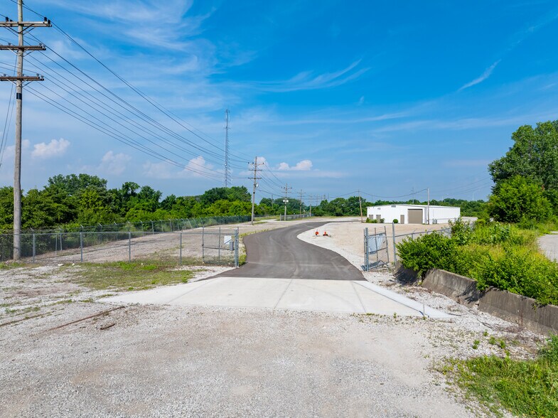 More Photos Of 4100 Truro Station Service Rd, Columbus Manufacturing For Sale