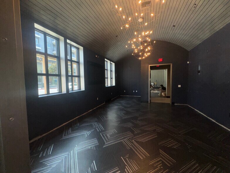 More Photos Of 1000 S Olive St, Los Angeles Restaurant For Lease