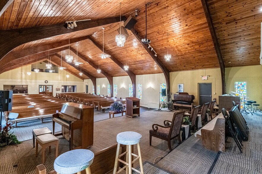 More Photos Of 6205 Miller Ln, Dayton Religious Facility For Sale