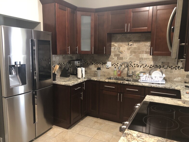 More Photos Of 106 W Euclid Ave, Tampa Office For Lease