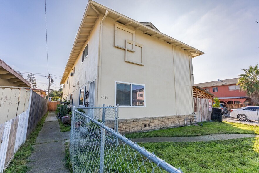 More Photos Of 2360 Mammoth Dr, San Jose Apartments For Sale