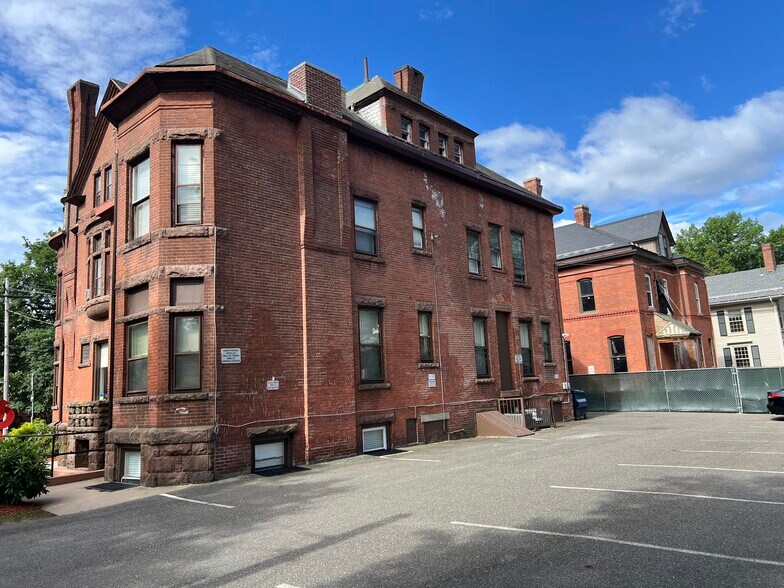 More Photos Of 79 Trumbull St, New Haven Apartments For Sale