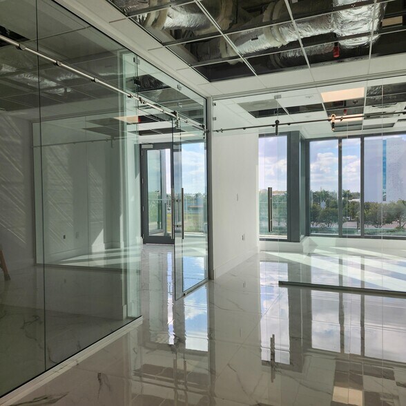 More Photos Of 1695 NW 110th Ave, Miami Office For Sale