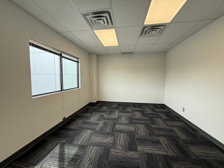 More Photos Of 38 Antares Dr, Ottawa Light Distribution For Lease