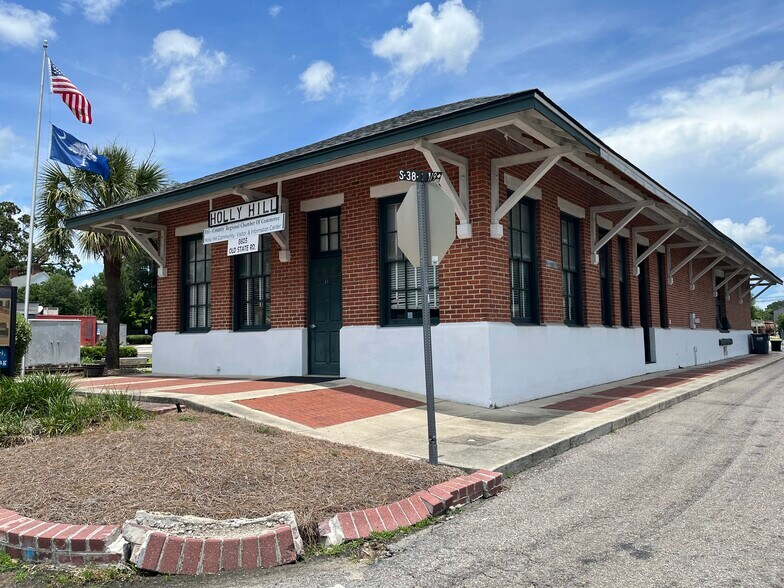 More Photos Of 8610 Old State Rd, Holly Hill General Retail For Lease