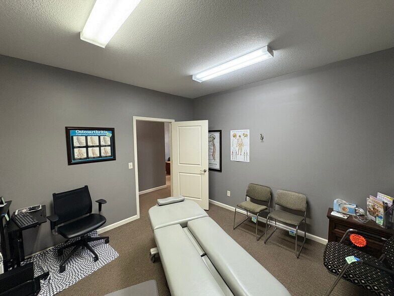 More Photos Of 10534-10536 Coldwater Rd, Fort Wayne Office For Sale