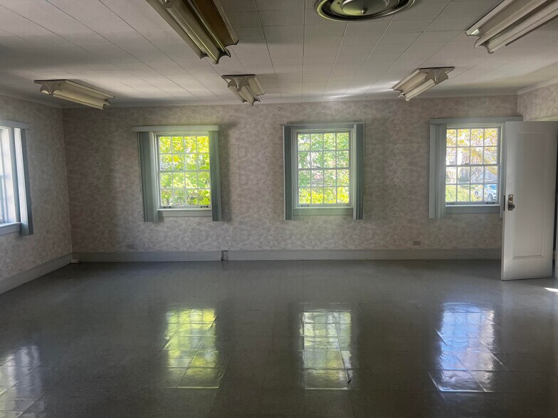 More Photos Of 257 New Dorp Ln, Staten Island Bank For Sale