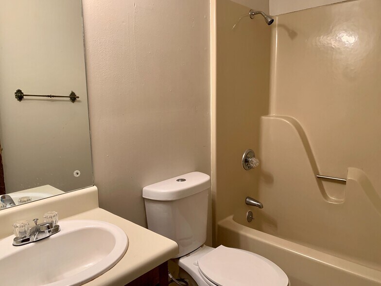 More Photos Of 5745 Horton Ave, Jackson Apartments For Sale
