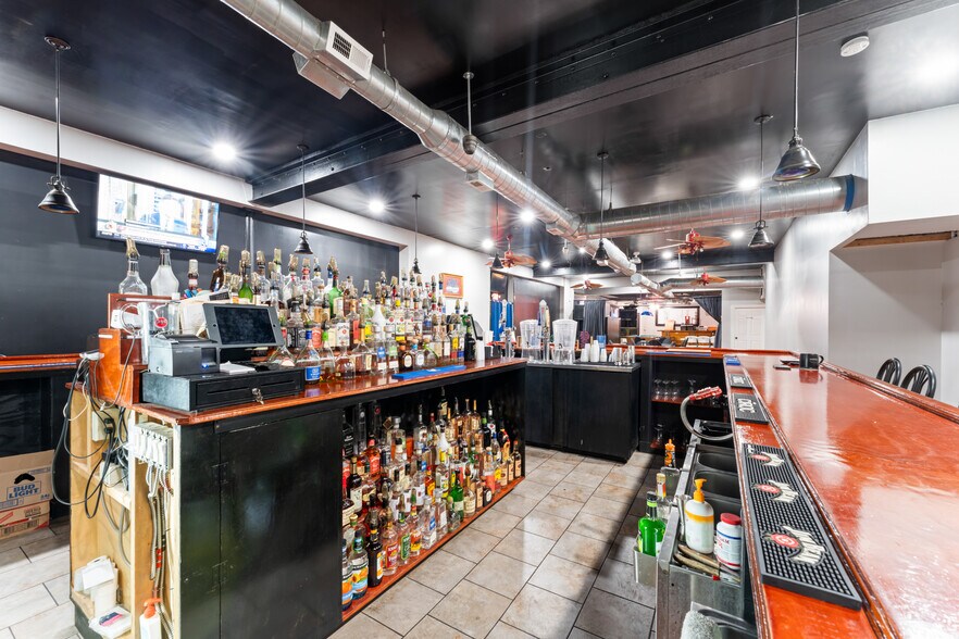 More Photos Of 811 Dixwell Ave, Hamden Flex For Sale