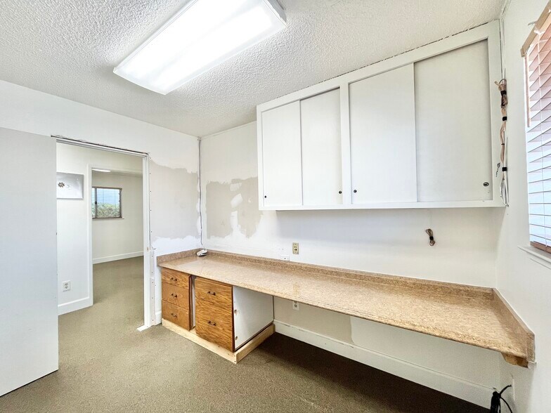 More Photos Of 1137 Smith Ln, Roseville Office For Sale