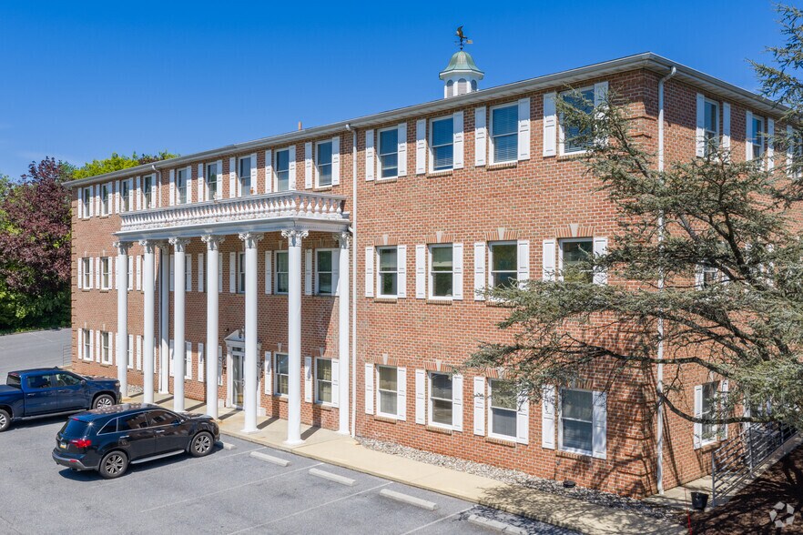 More Photos Of 6 Hearthstone Ct, Reading Medical For Lease