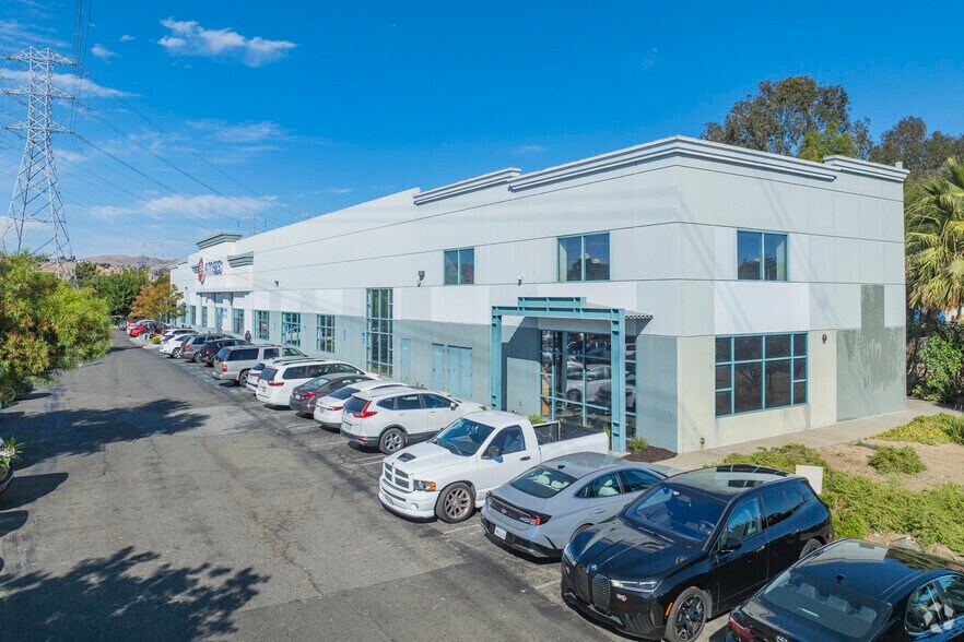More Photos Of 4500 Auto Mall Pky, Fremont Health Club For Lease