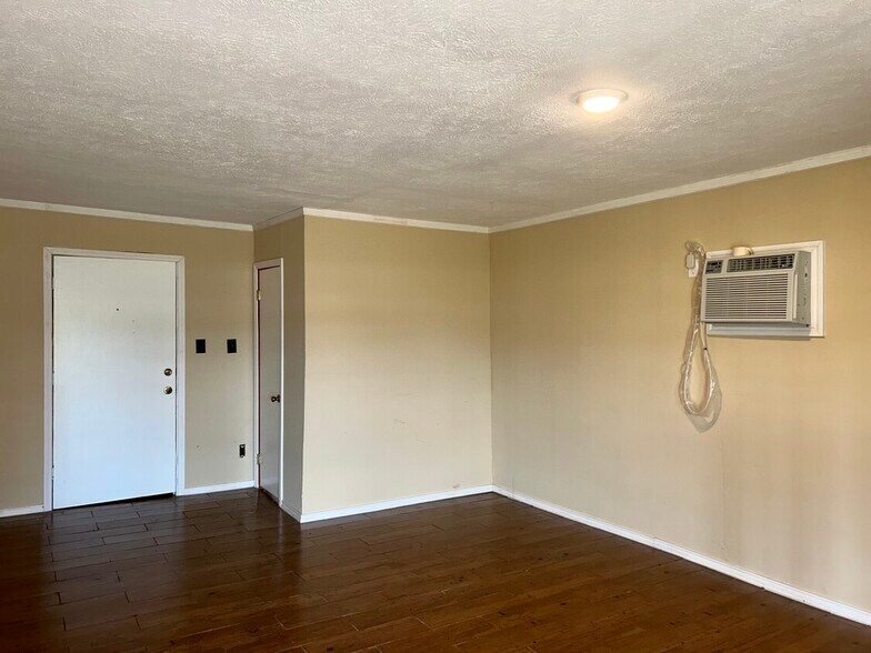 More Photos Of 10669 Fm 1484 Rd, Conroe Storefront Retail Office For Lease