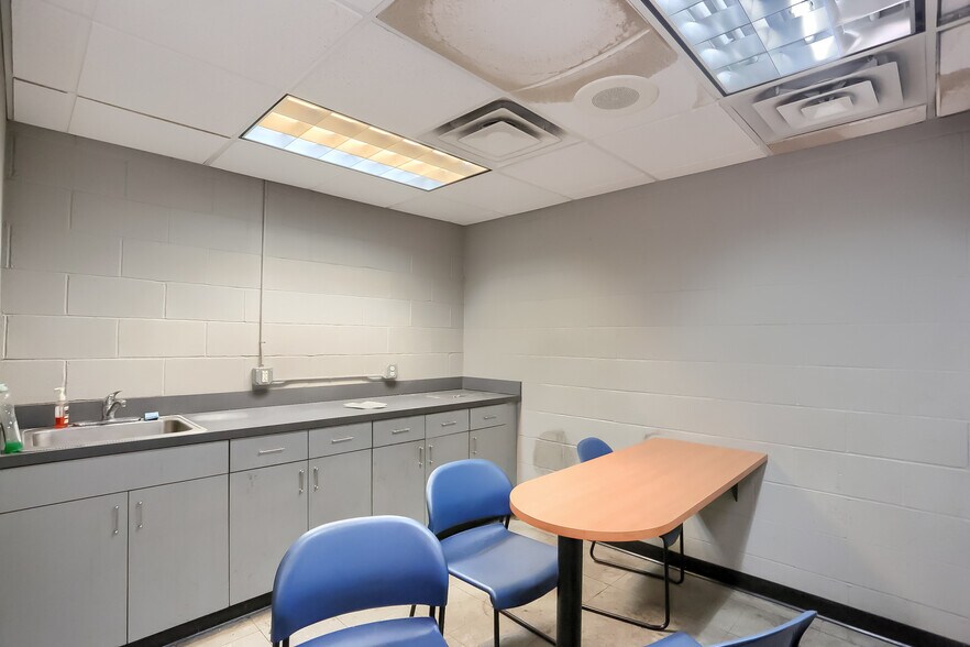 More Photos Of 3 Superior Way, Uniontown Auto Dealership For Sale