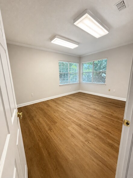 More Photos Of 8883 Perimeter Park Blvd, Jacksonville Medical For Lease