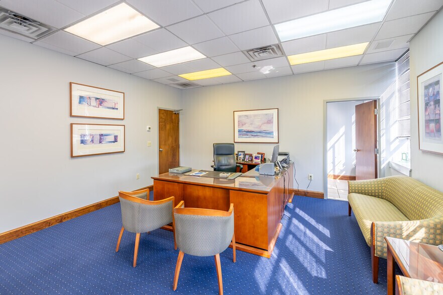 More Photos Of 408 E 4th St, Bridgeport Office For Lease