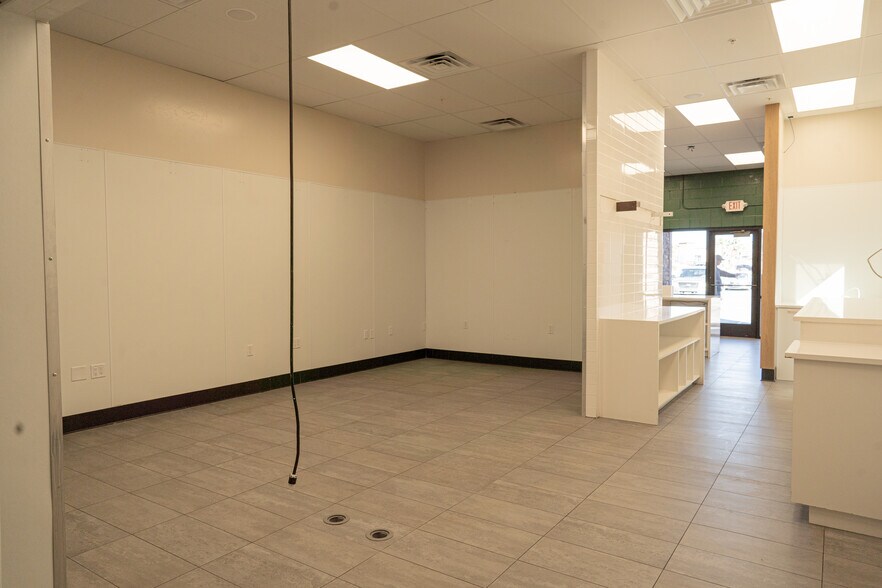 More Photos Of 2720 E Red Cliffs Dr, Saint George Unknown For Lease