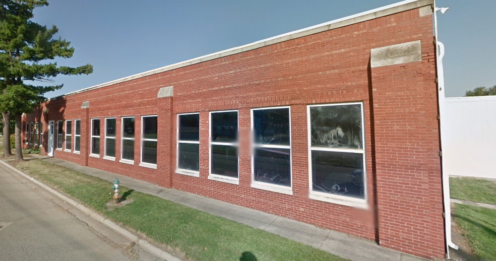 More Photos Of 1642 S Burlington Ave, Kewanee Warehouse For Sale