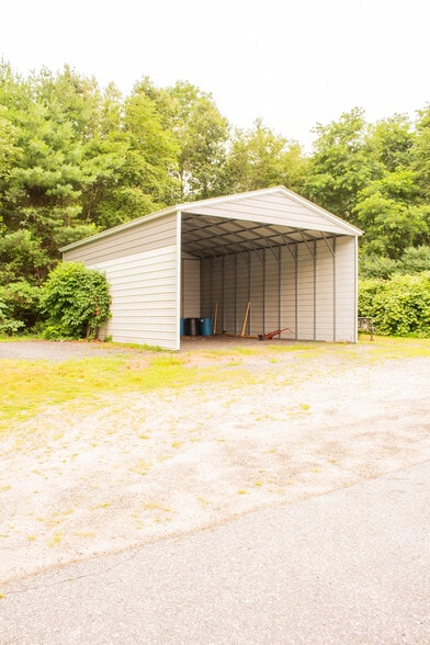 More Photos Of 8 Englewood St, Webster Auto Repair For Sale