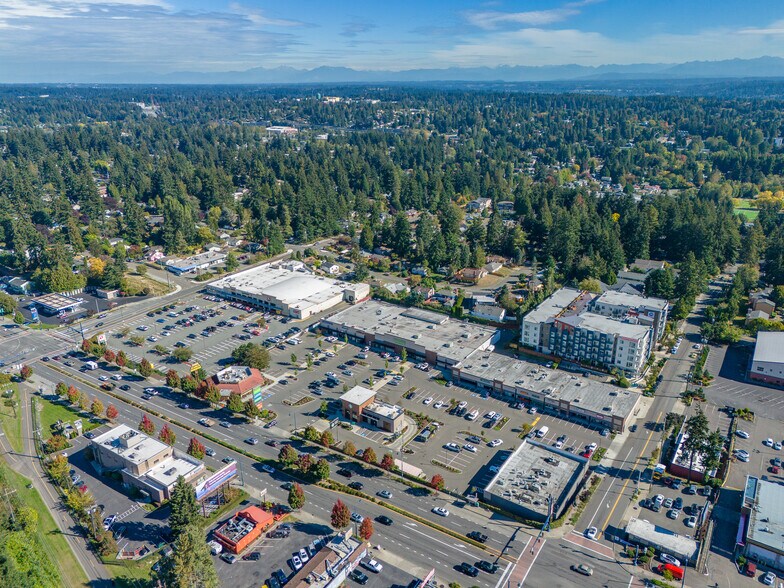 More Photos Of 15252 Aurora Ave N, Seattle General Retail For Lease