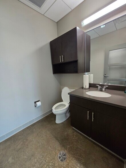 More Photos Of 5486 Airline Dr, Bossier City Office For Sale