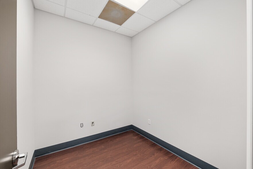 More Photos Of 1014 NW 57th St, Gainesville Medical For Sale