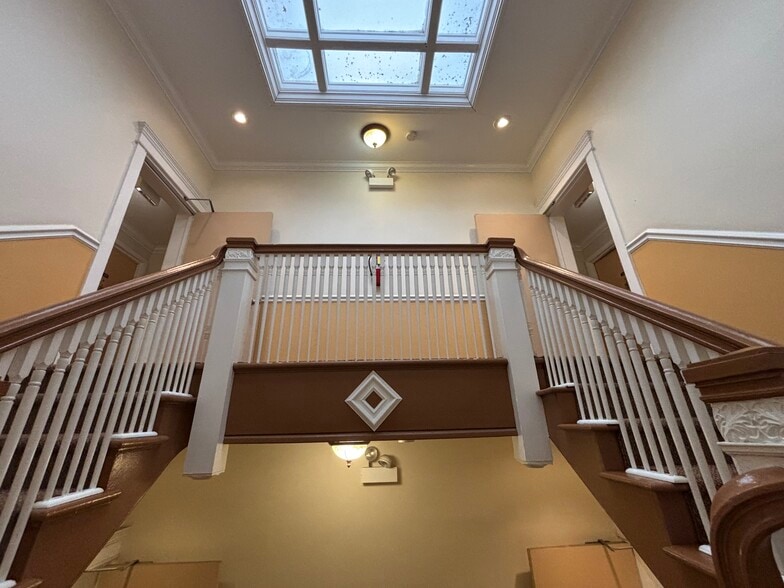 More Photos Of 2800 W Washington Blvd, Chicago Apartments For Sale