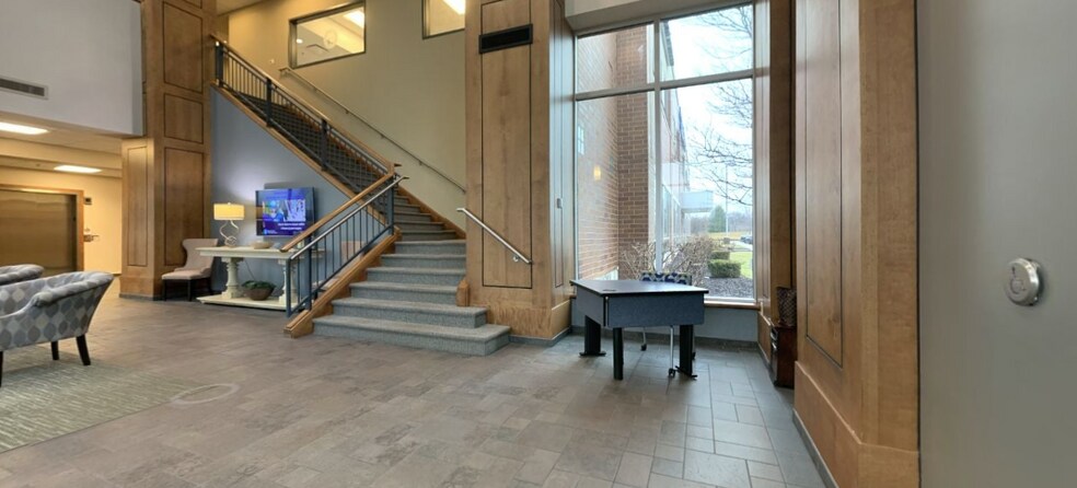 More Photos Of 6920 Gatwick Dr, Indianapolis Medical For Lease