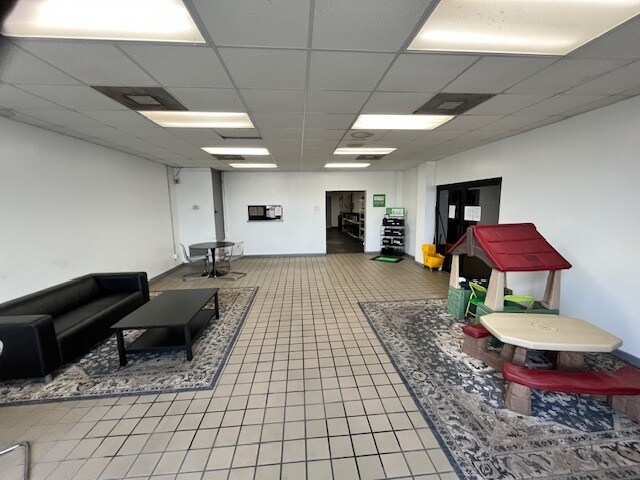 More Photos Of 3450 W Colonial Dr, Orlando Auto Dealership For Sale