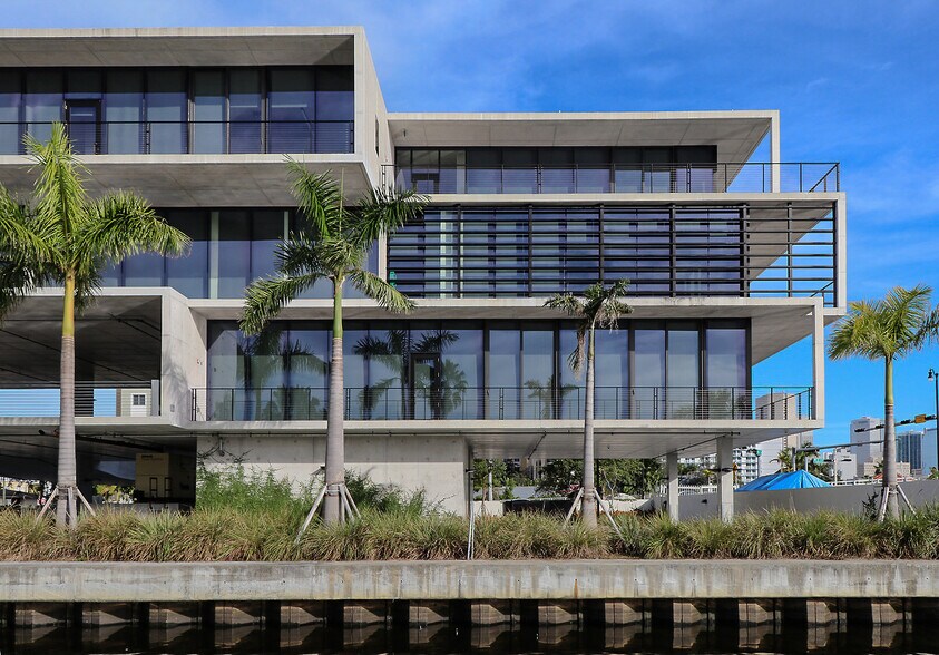 More Photos Of 528 NW 7th Ave, Miami Loft Creative Space For Sale