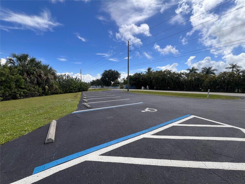 More Photos Of 180 Rio Villa Rd, Punta Gorda Freestanding For Sale