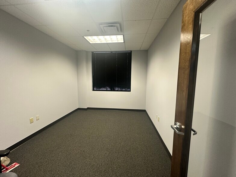 More Photos Of 6525 Shiloh Rd, Alpharetta Office Residential For Sale