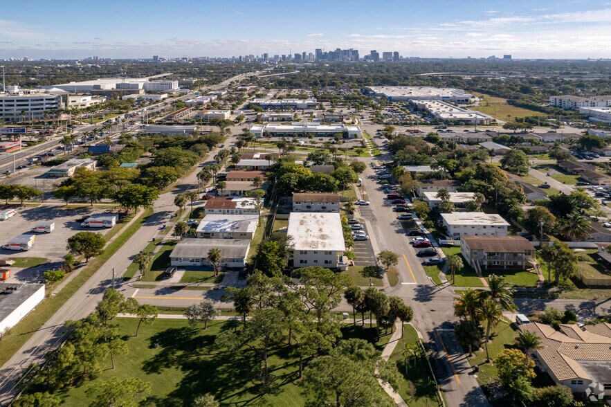 More Photos Of 2781 SW 2nd St, Fort Lauderdale Apartments For Sale