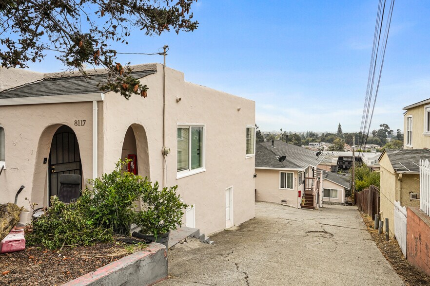 More Photos Of 8117 Ney Ave, Oakland Apartments For Sale